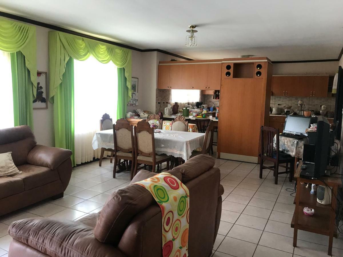 Casa Del Suizo Bed & Breakfast Desamparados  Bagian luar foto