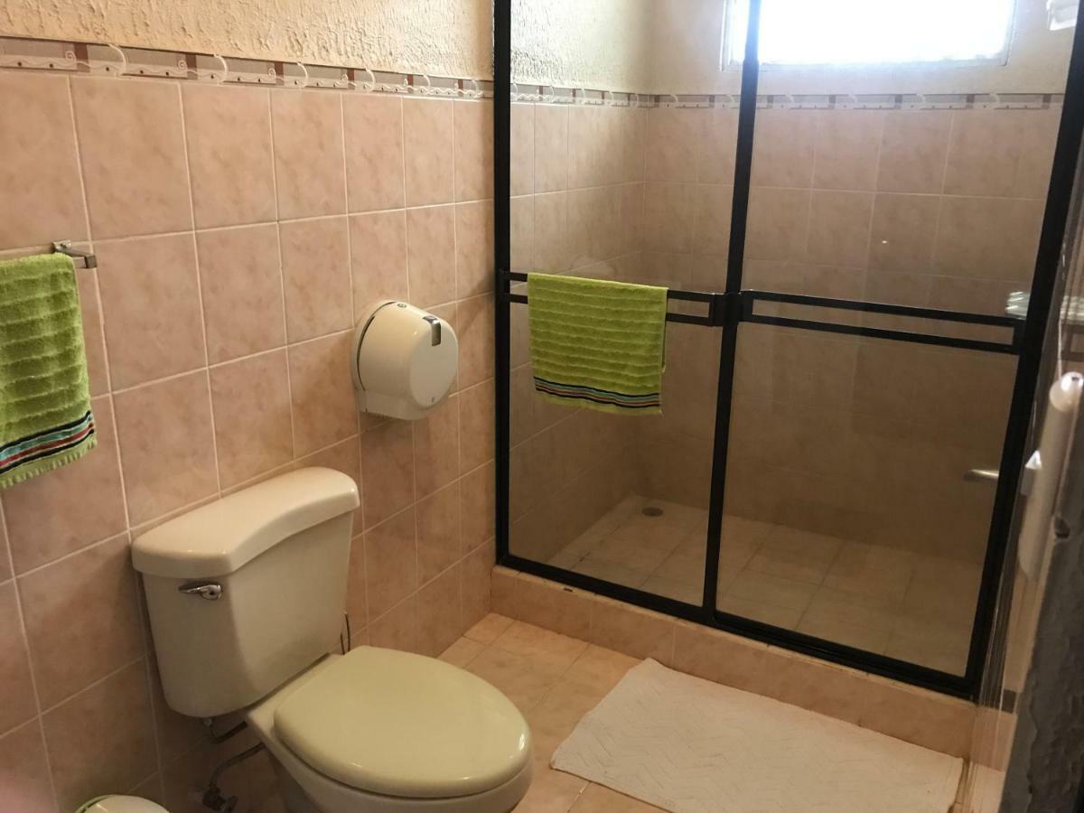 Casa Del Suizo Bed & Breakfast Desamparados  Bagian luar foto